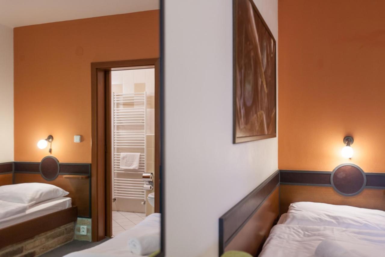 Hotel Vinar - Bed & Breakfast Kurdějov Екстериор снимка
