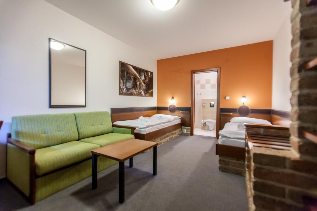 Hotel Vinar - Bed & Breakfast Kurdějov Екстериор снимка