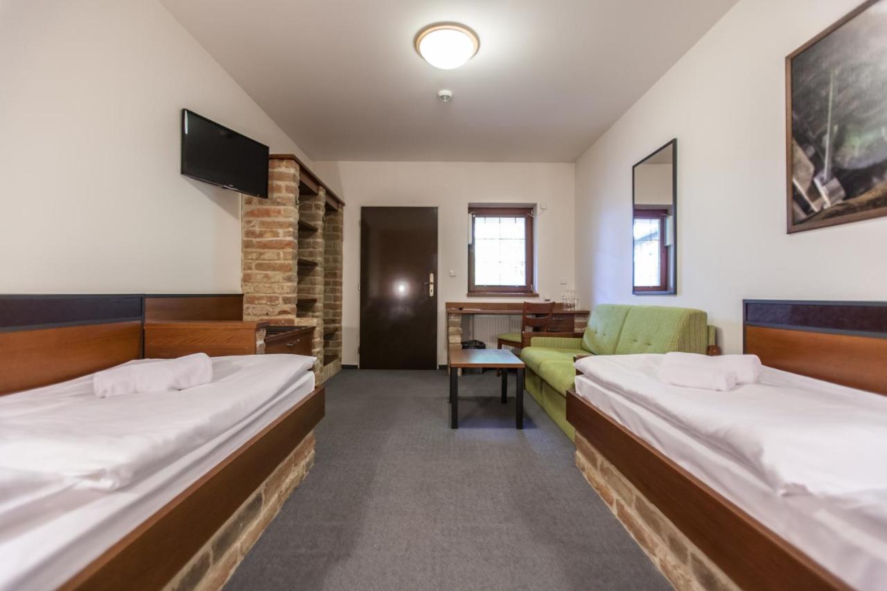 Hotel Vinar - Bed & Breakfast Kurdějov Екстериор снимка