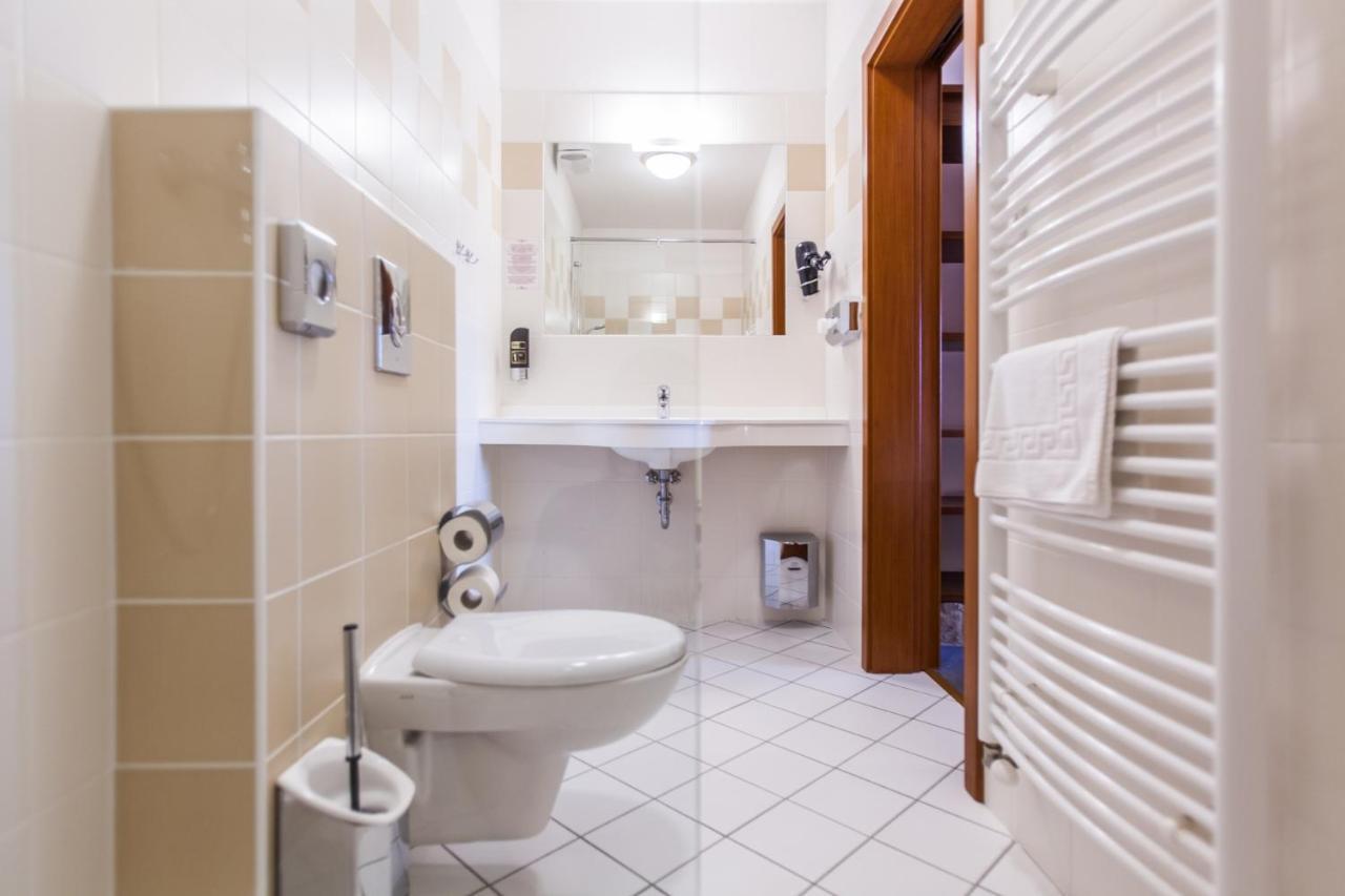 Hotel Vinar - Bed & Breakfast Kurdějov Екстериор снимка