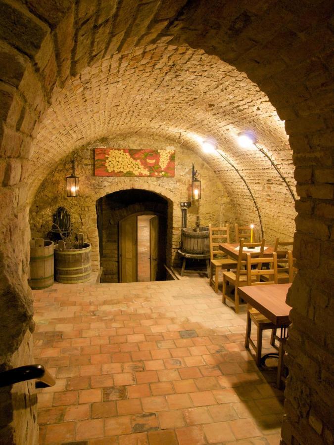 Hotel Vinar - Bed & Breakfast Kurdějov Екстериор снимка